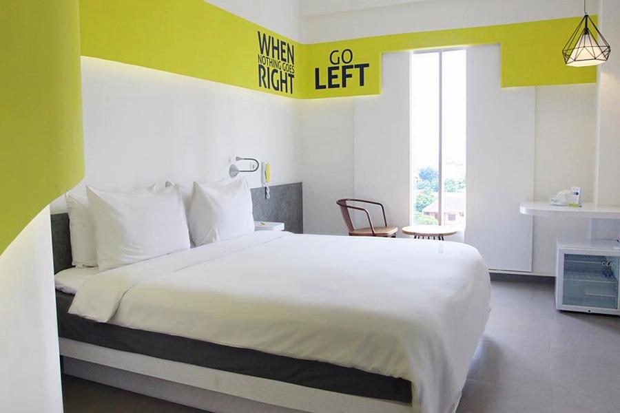 Yello Hotel Jemursari Surabaia Exterior foto