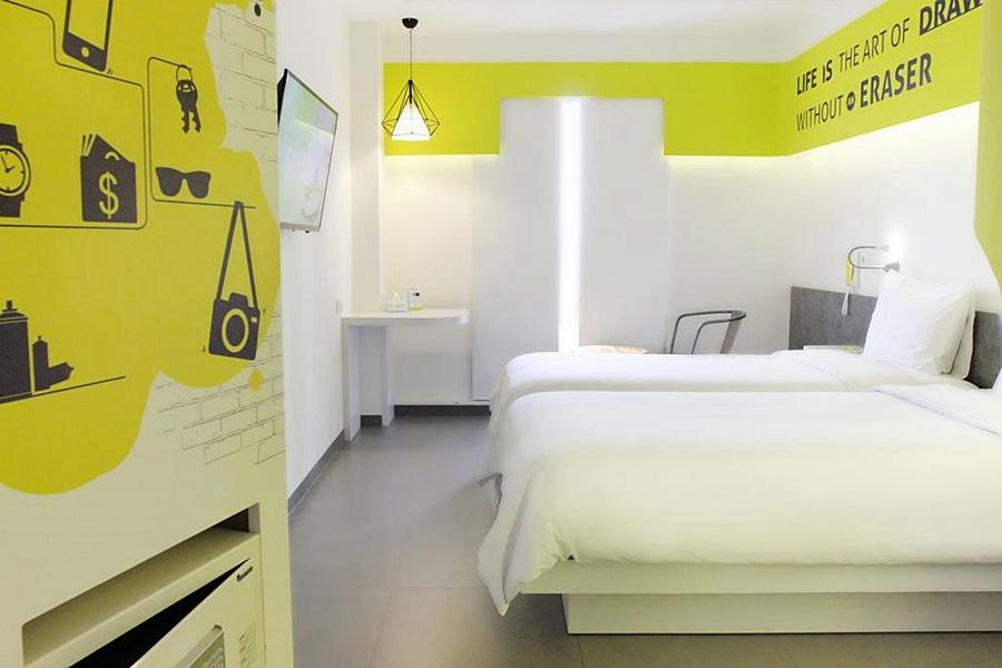 Yello Hotel Jemursari Surabaia Exterior foto