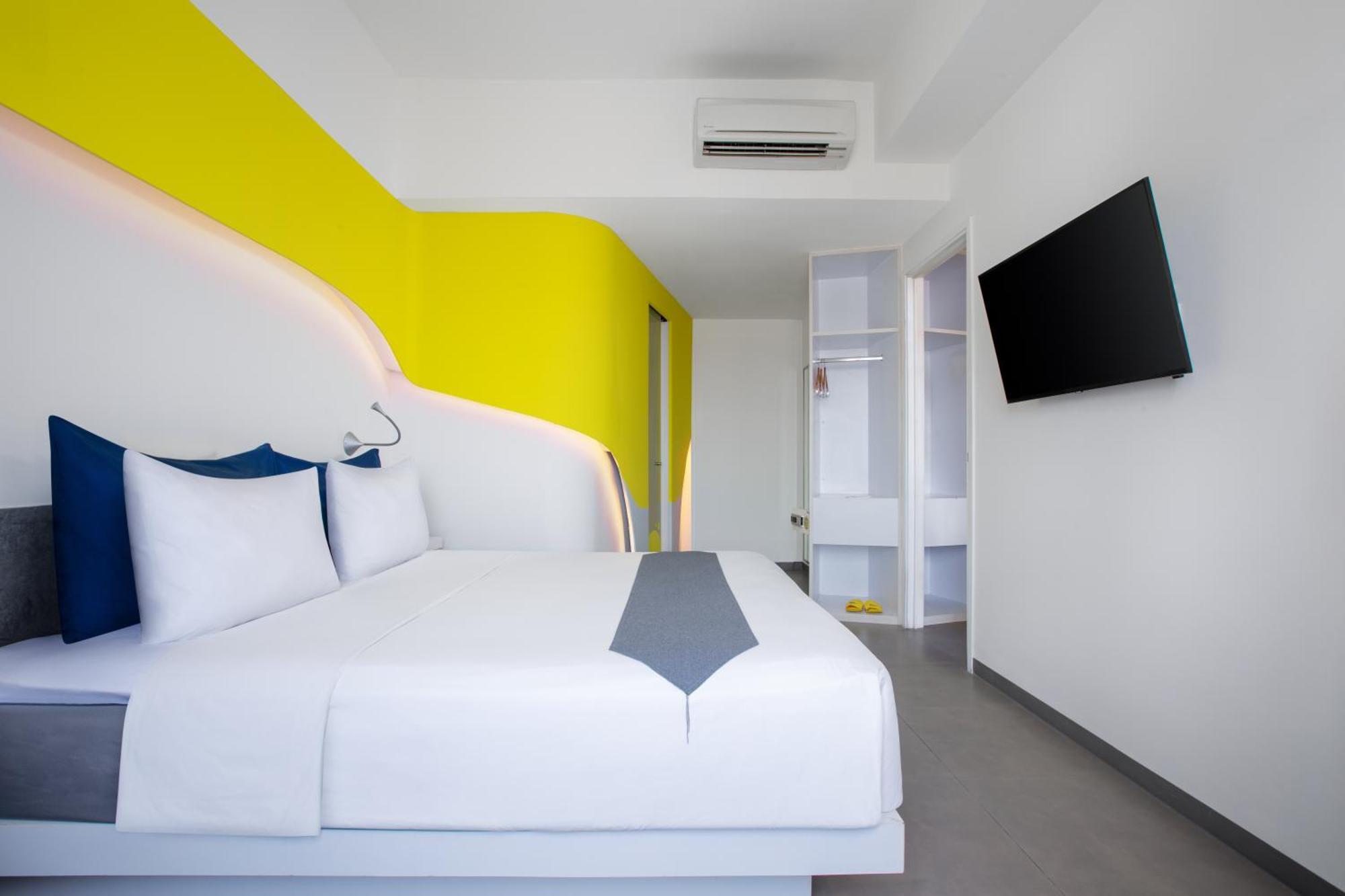 Yello Hotel Jemursari Surabaia Exterior foto